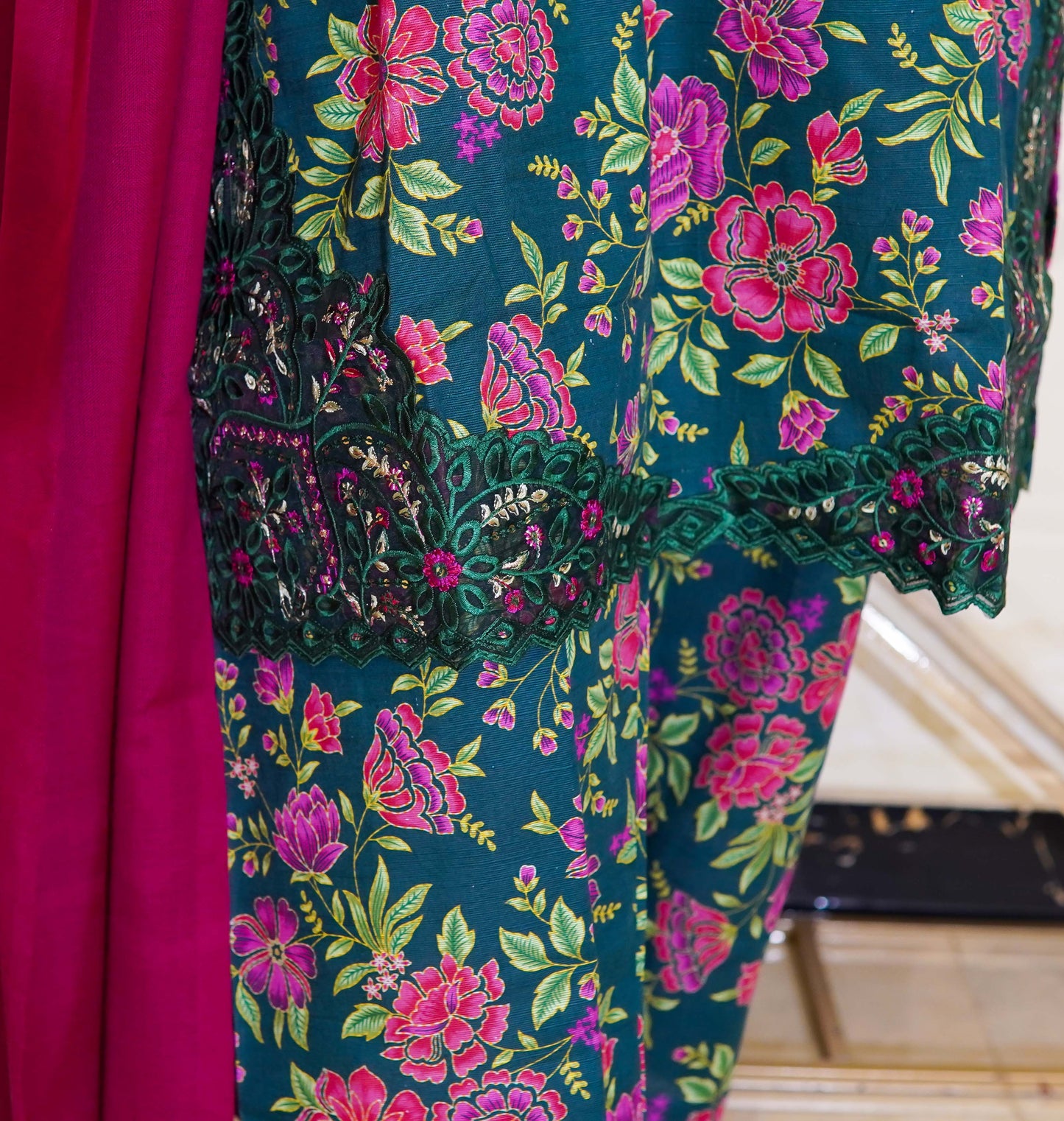 2-Piece Green Embroidered Khaddar Stitched Suit - Menaalpret