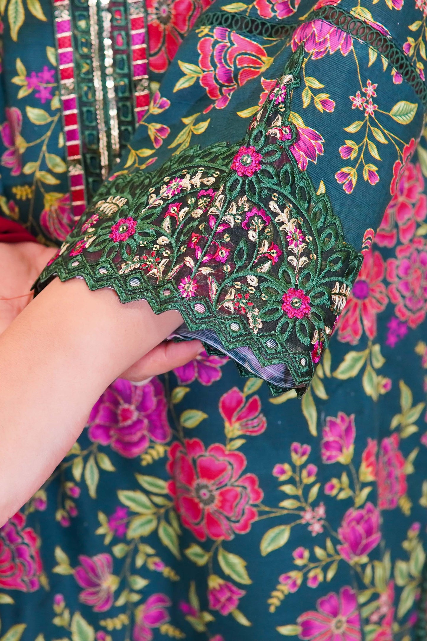 2-Piece Green Embroidered Khaddar Stitched Suit - Menaalpret