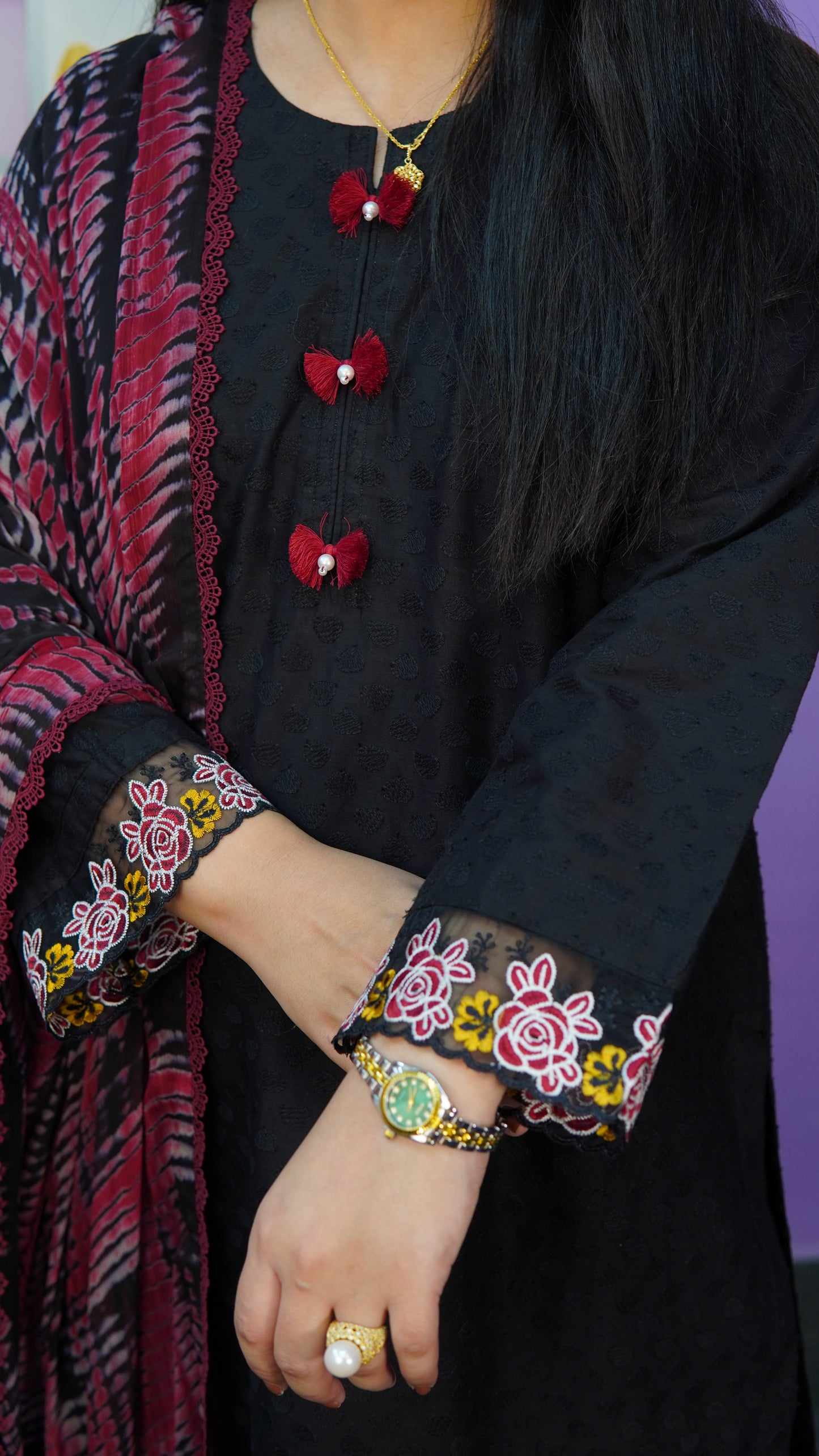 Luxury Black Chikan Kari 2-Piece Outfit | Embroidered Patches & Handmade Tassels - Menaalpret