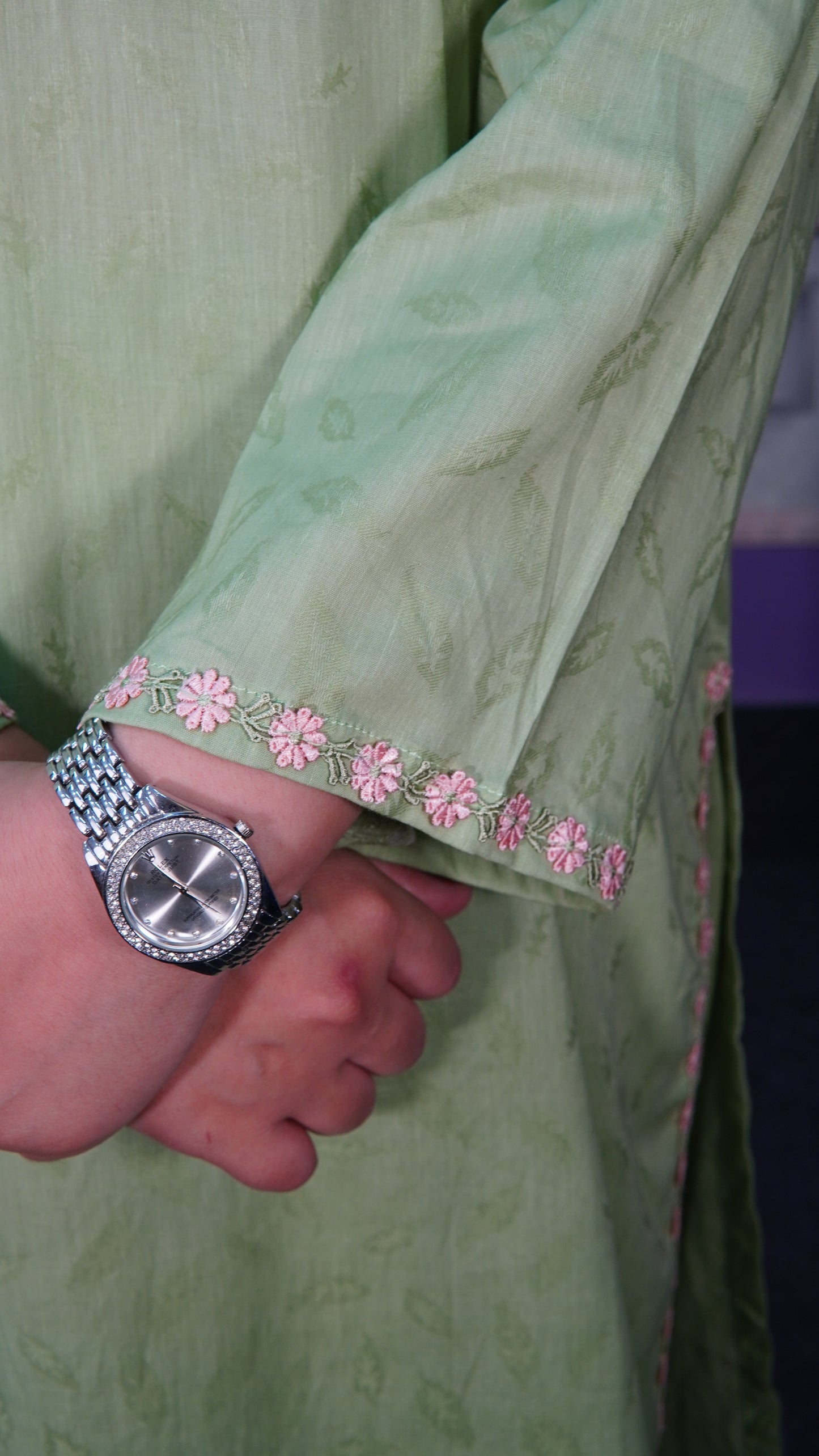 Premium Jacquard Lawn 3-Piece Stitched | Laces & Handmade Tassels - Menaalpret
