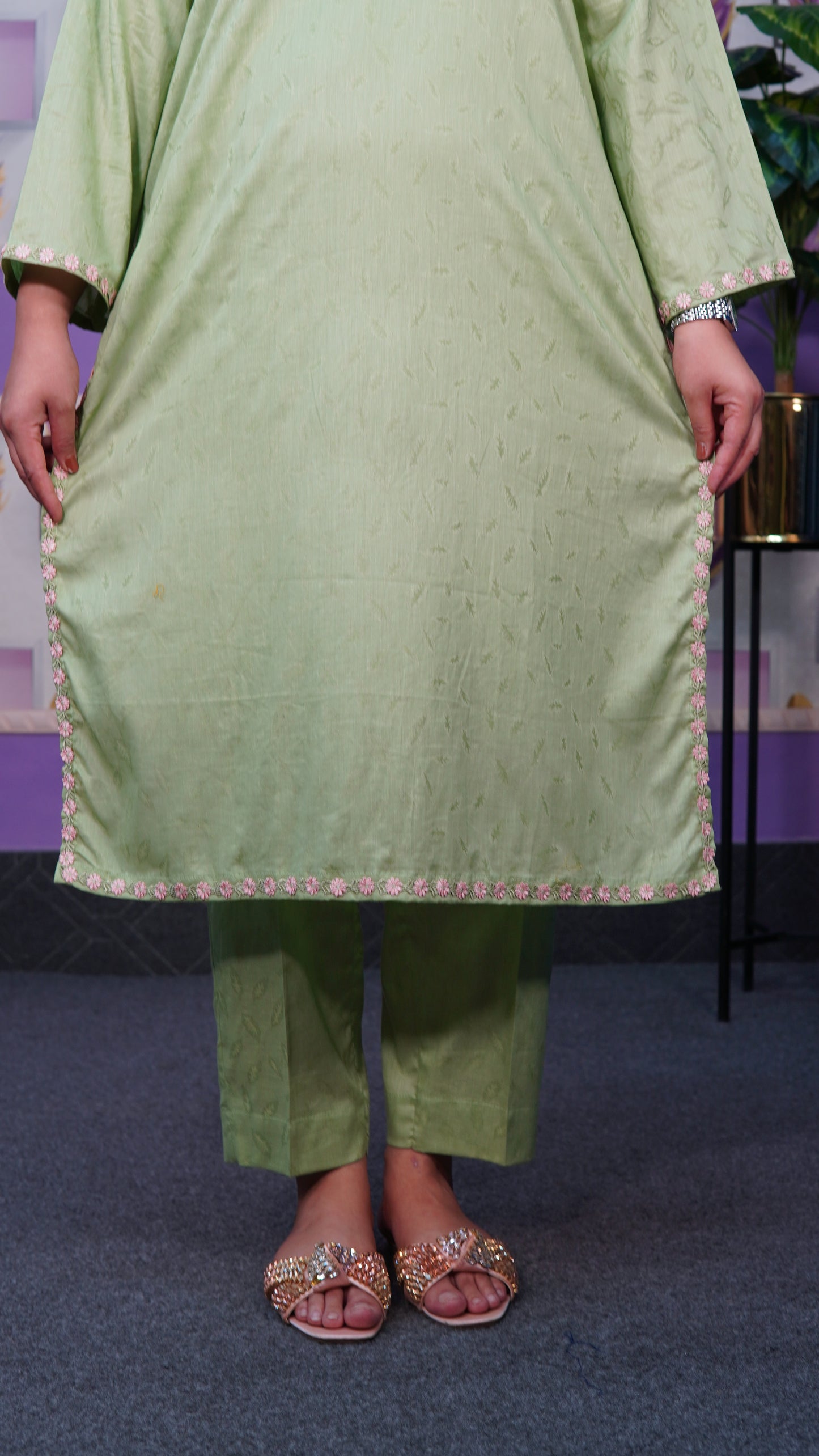 Premium Jacquard Lawn 3-Piece Stitched | Laces & Handmade Tassels - Menaalpret