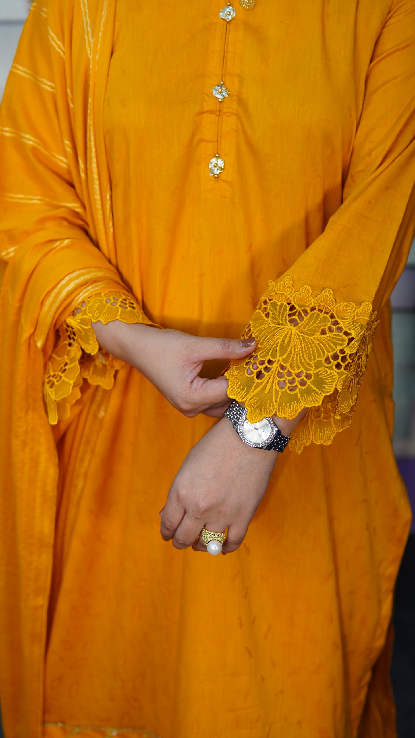 Premium Jacquard Lawn 3-Piece Stitched | Laces & Handmade Tassels - Menaalpret