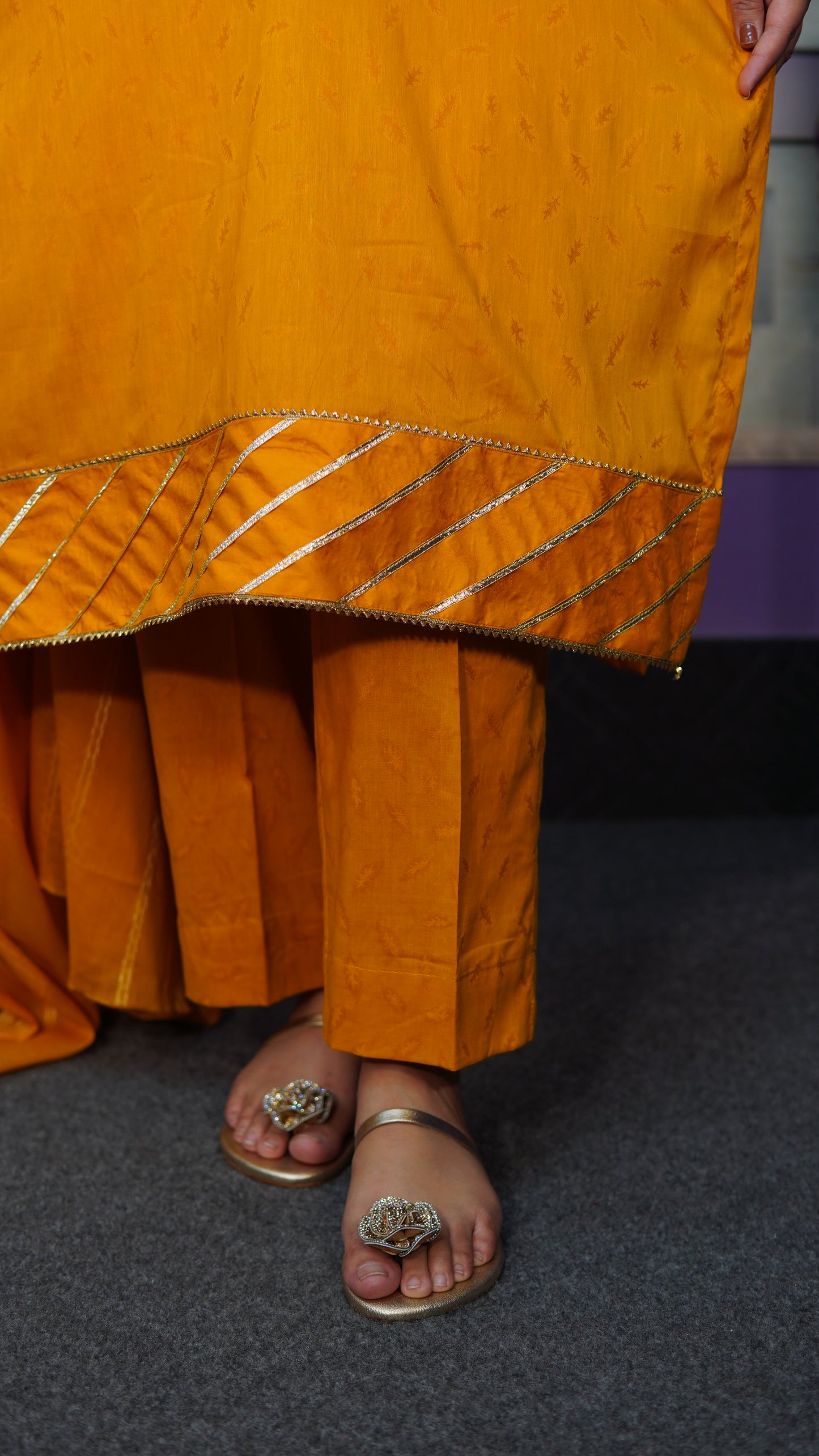 Premium Jacquard Lawn 3-Piece Stitched | Laces & Handmade Tassels - Menaalpret