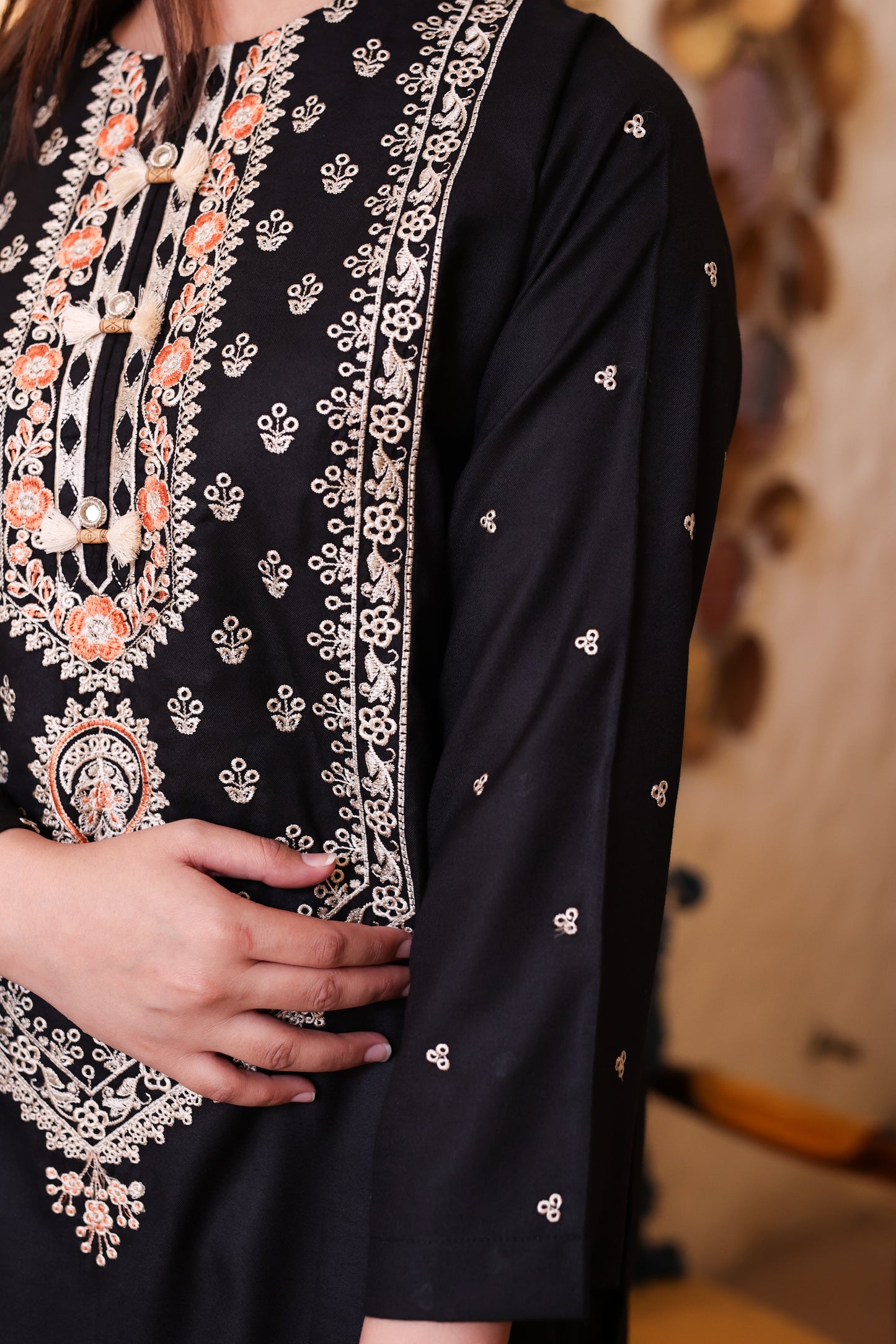 2-Piece Black Embroidered Marina Stitched Suit - Menaalpret