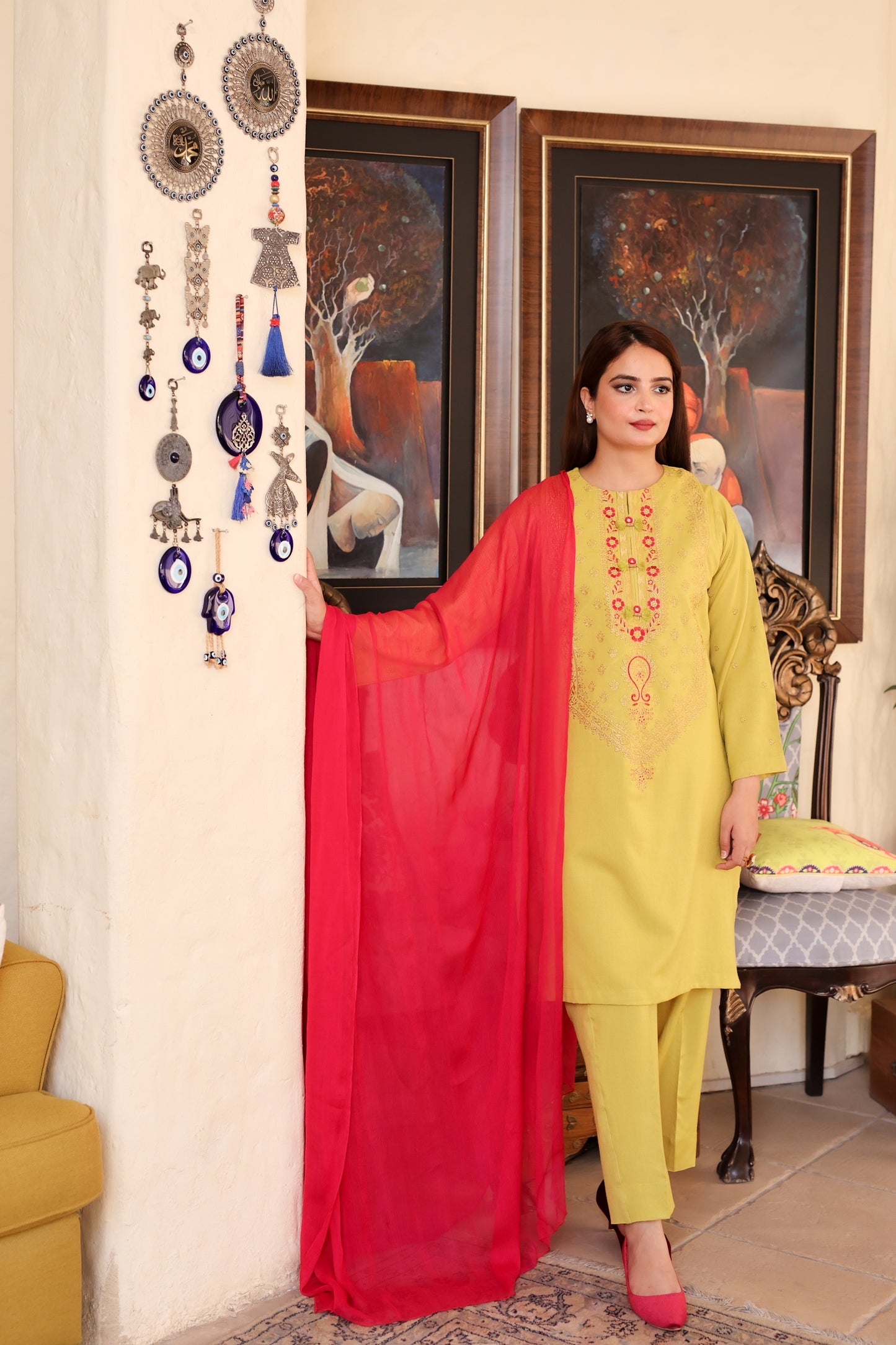2-Piece Lime Green Embroidered Marina Stitched Suit - Menaalpret