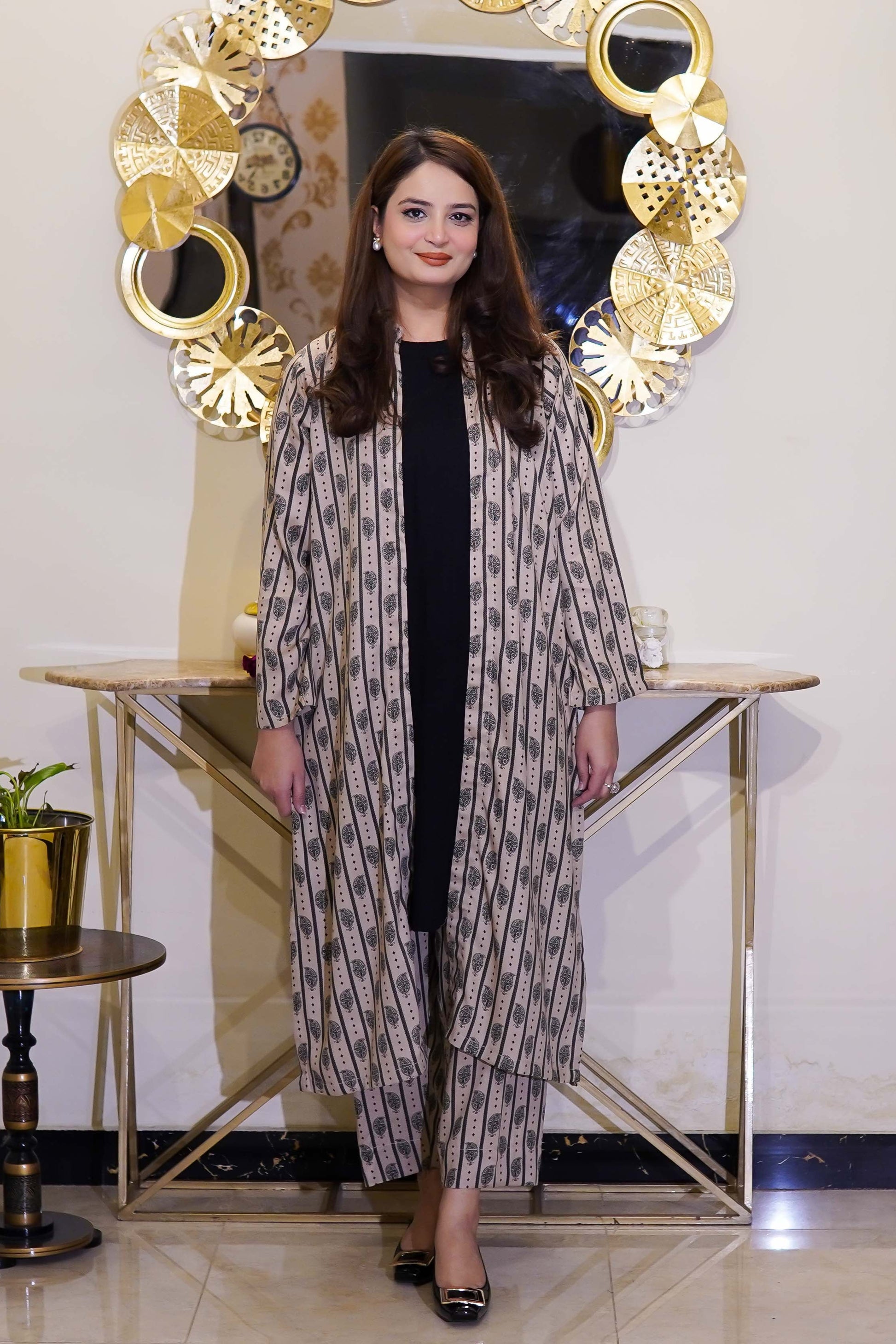 Jacket Style Skin & Black Marina With Inner Dress Stitched - Menaalpret