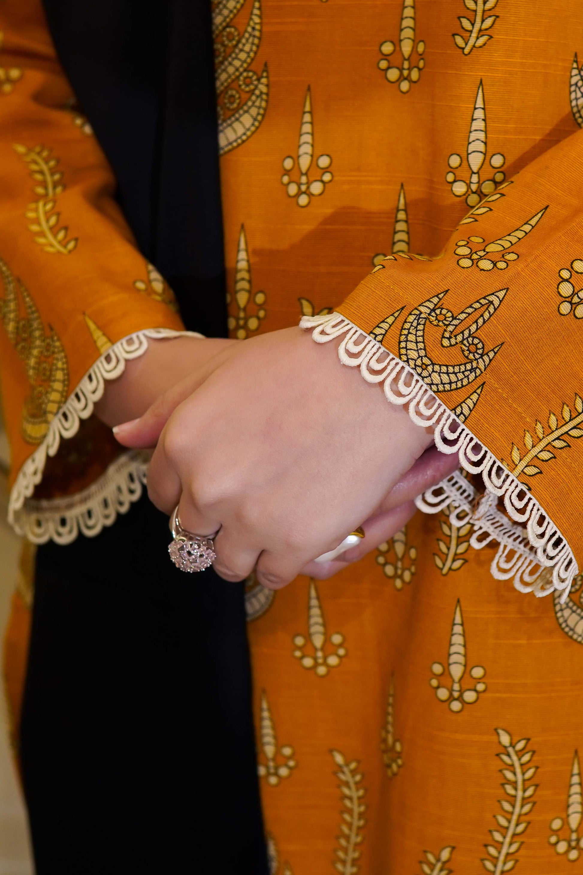 2-Piece Printed Khaddar Stitched Suit - Menaalpret