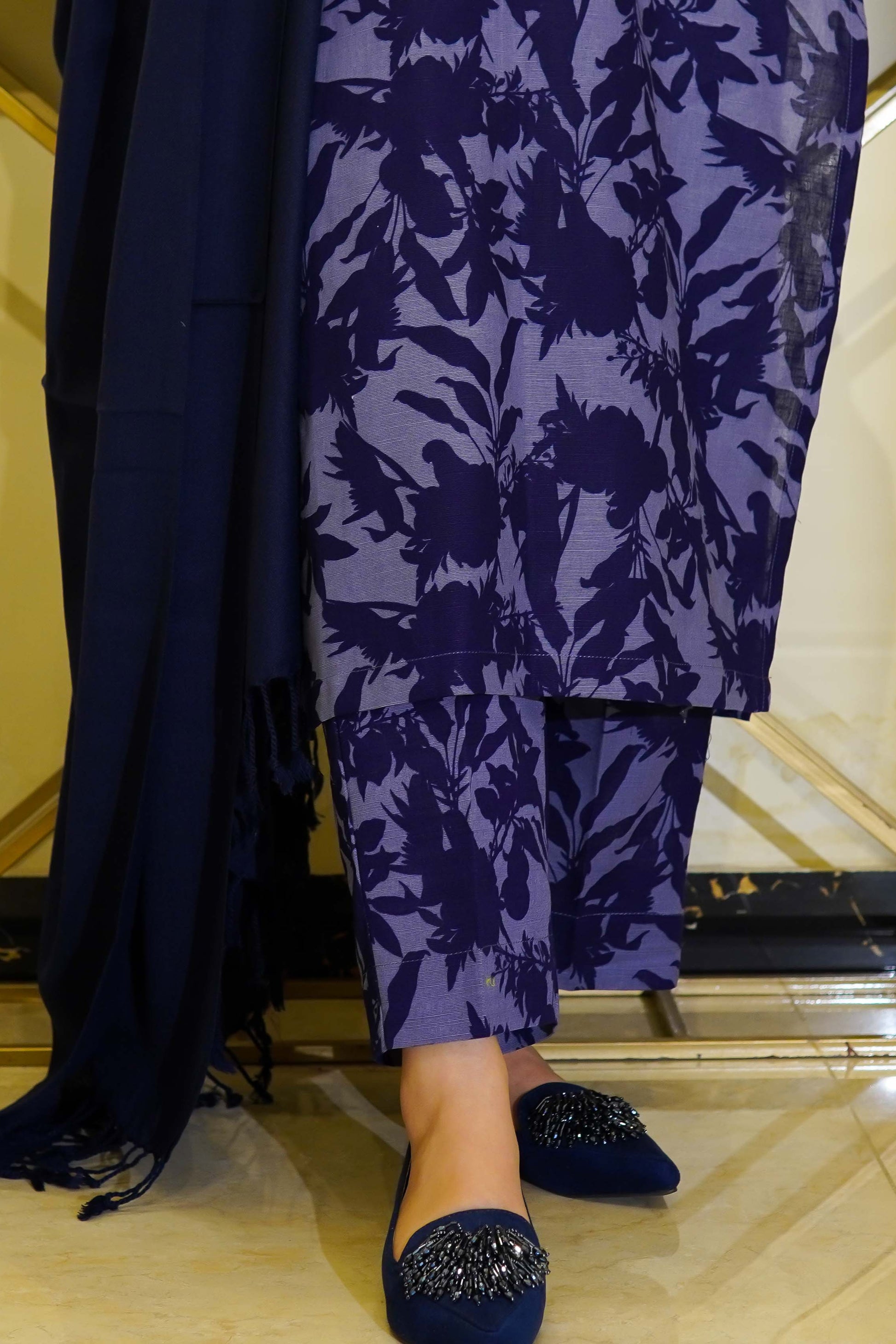 2-Piece Printed Khaddar Stitched Suit - Menaalpret