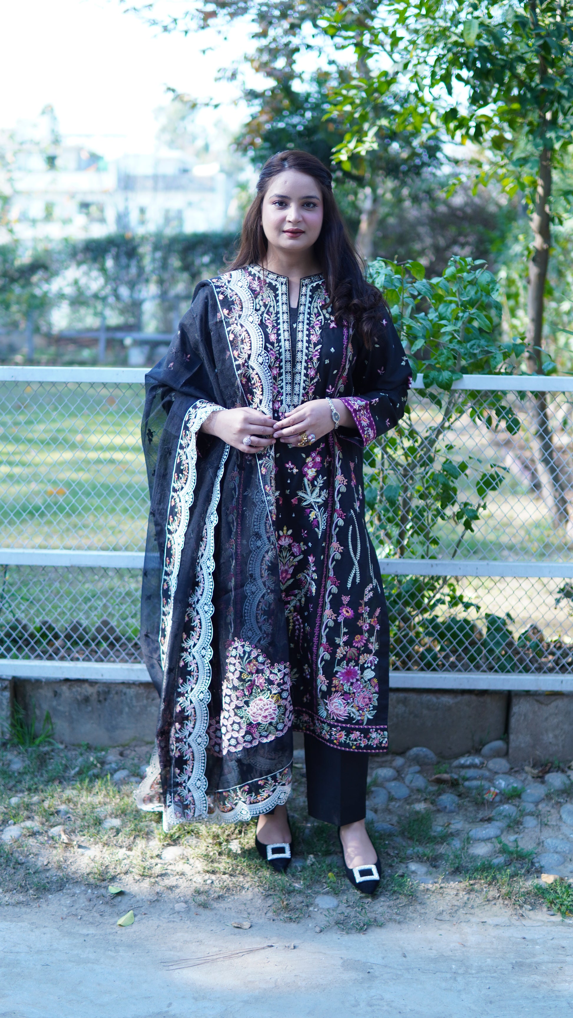 3 Piece Luxury Black Embroidered Stitched Suit - Menaalpret