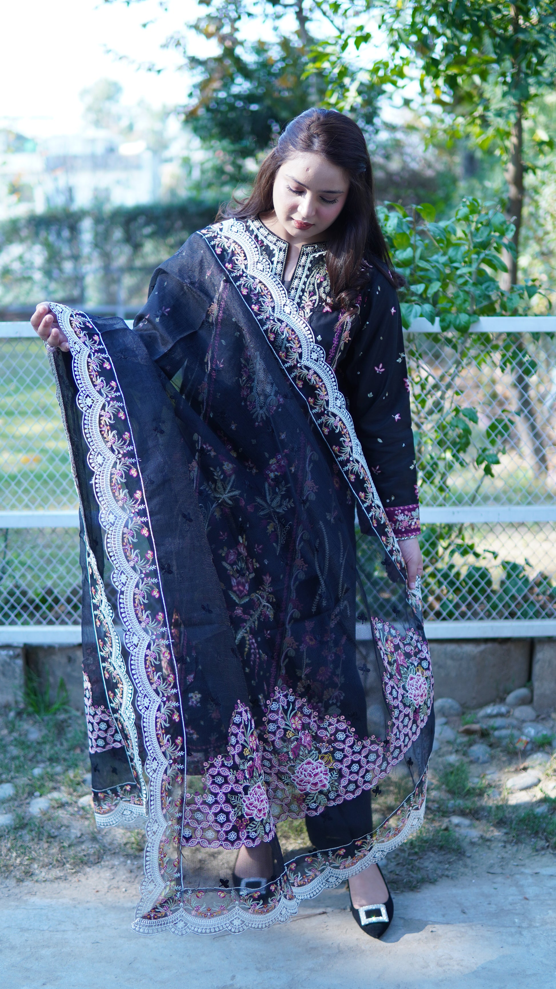 3 Piece Luxury Black Embroidered Stitched Suit - Menaalpret