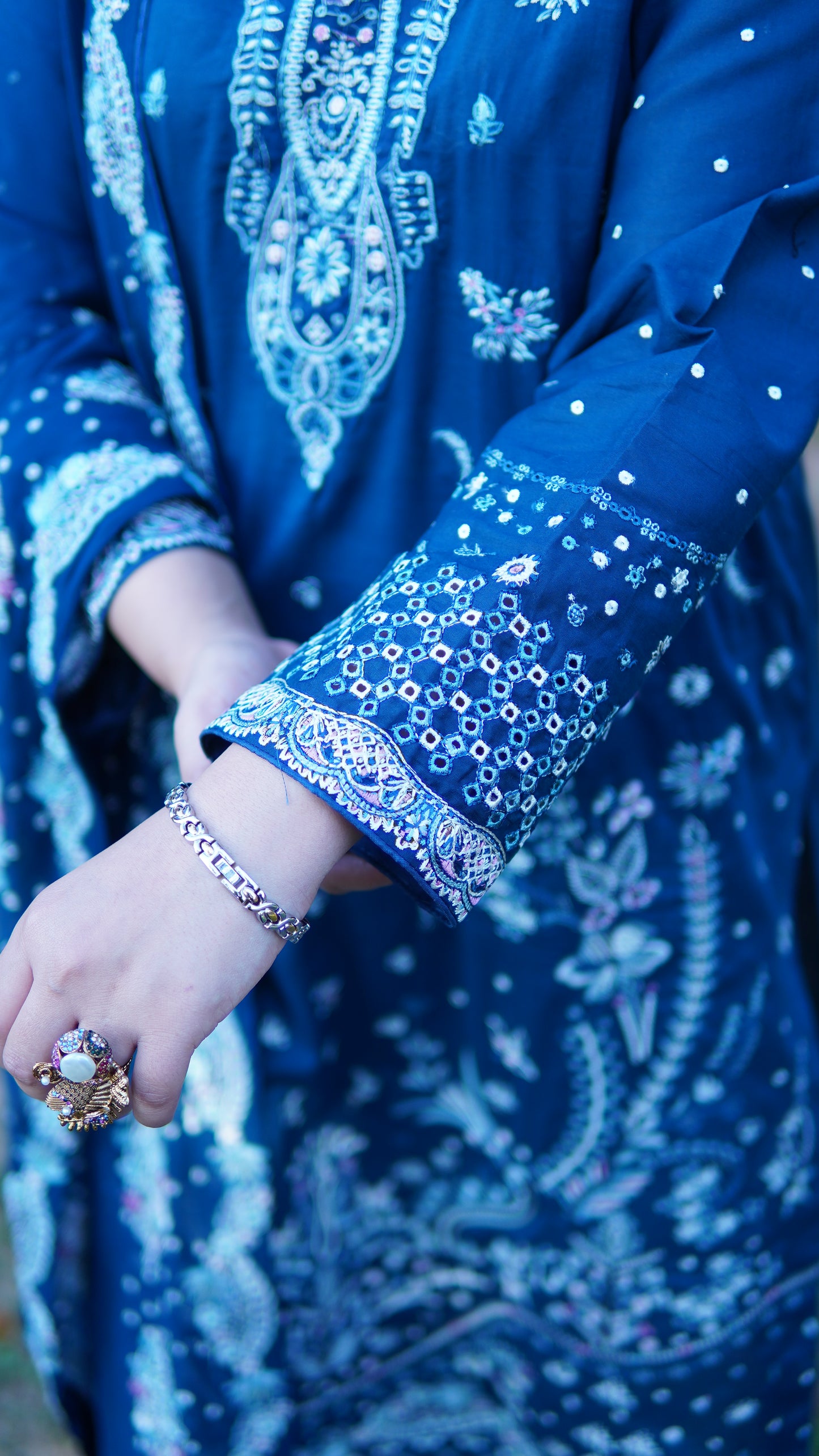 3 Piece Luxury Blue Embroidered Stitched Suit - Menaalpret