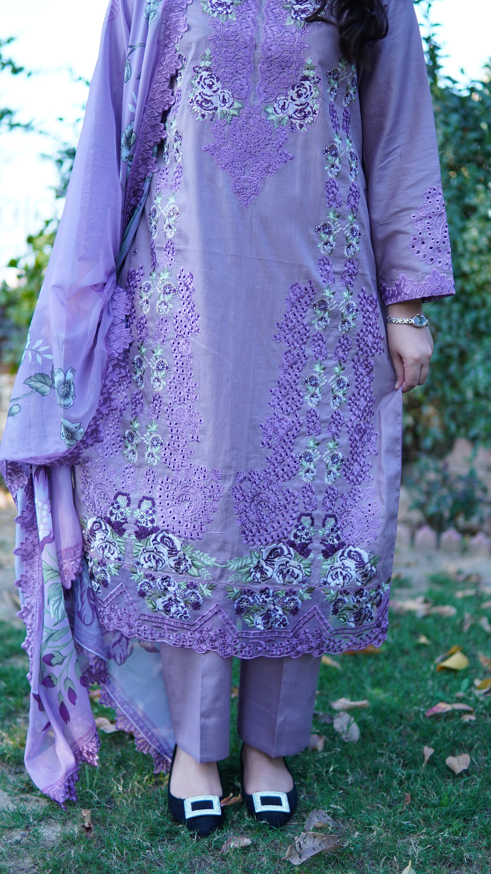 3 Piece Luxury Lavender Embroidered Stitched Suit - Menaalpret