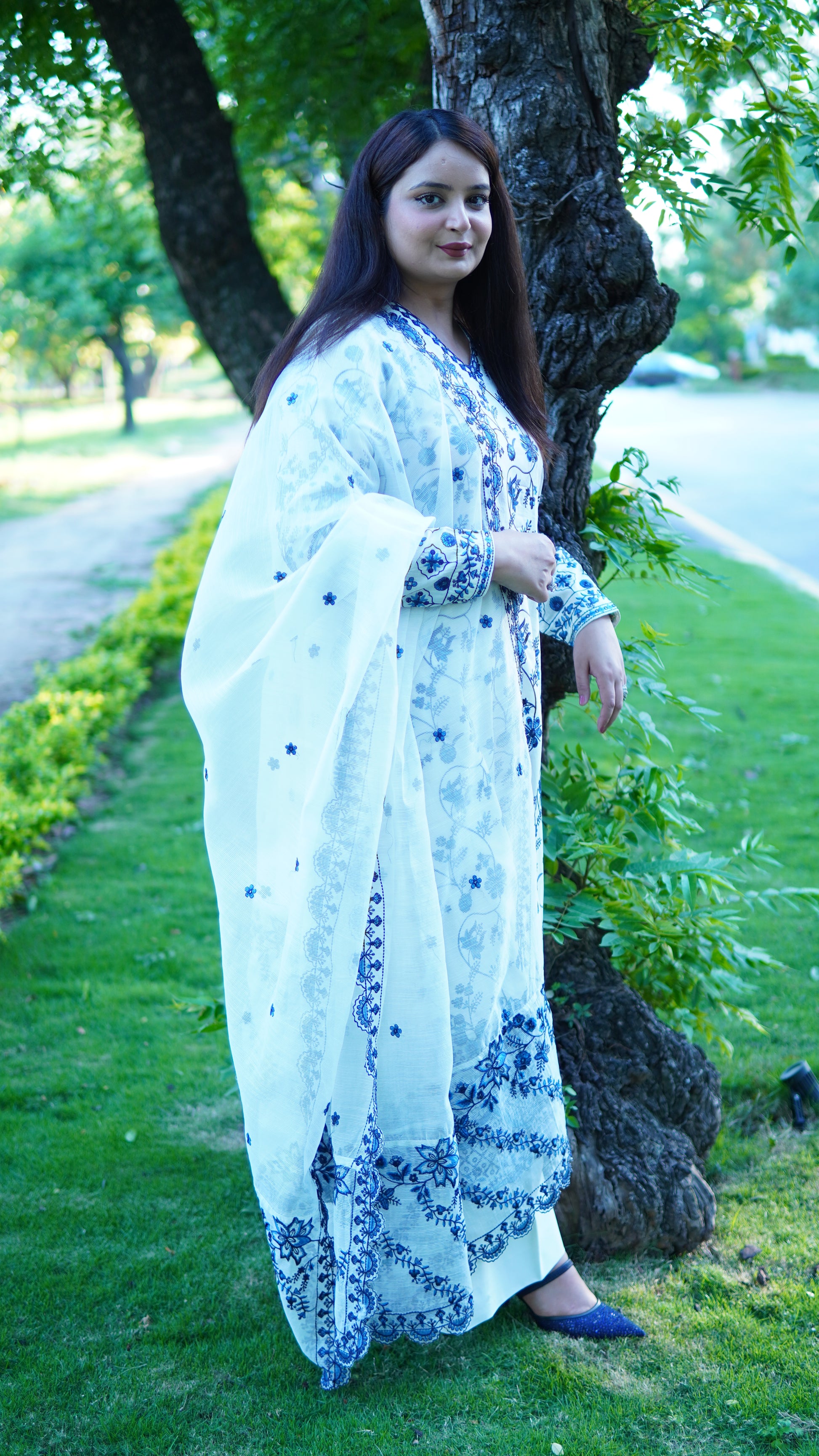 Elegant White & Blue Embroidered 3 Piece Stitched Lawn Suit for Women – Premium Ready to Wear Traditional Pakistani Dress - Menaalpret