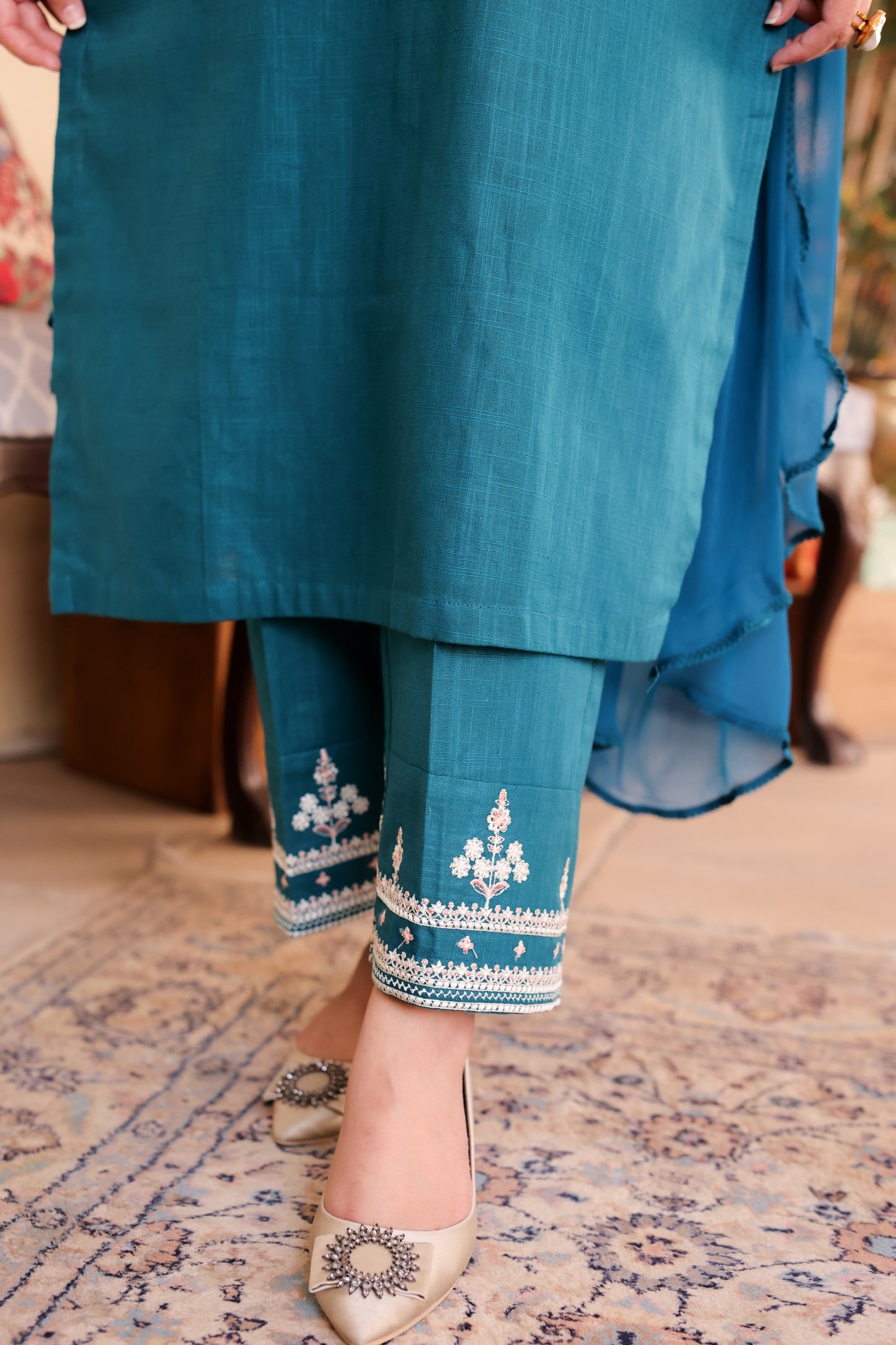 2-Piece Zinc Embroidered Khaddar Stitched Suit - Menaalpret