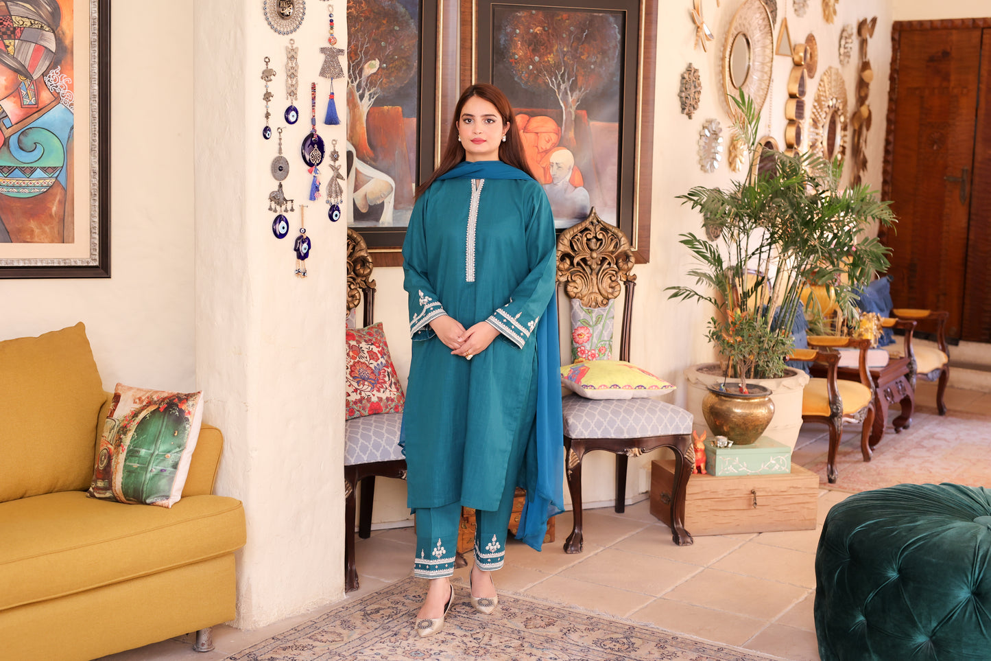 2-Piece Zinc Embroidered Khaddar Stitched Suit - Menaalpret