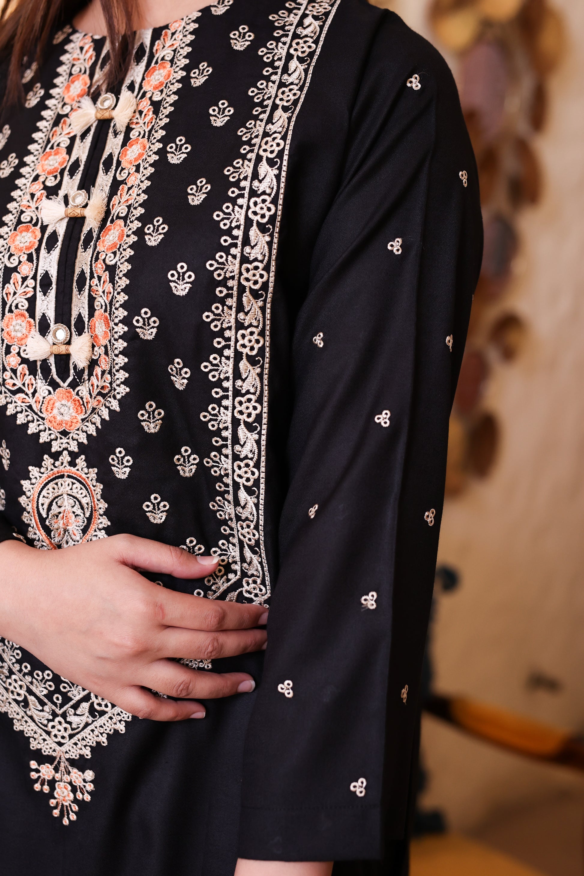 2-Piece Black Embroidered Marina Stitched Suit - Menaalpret