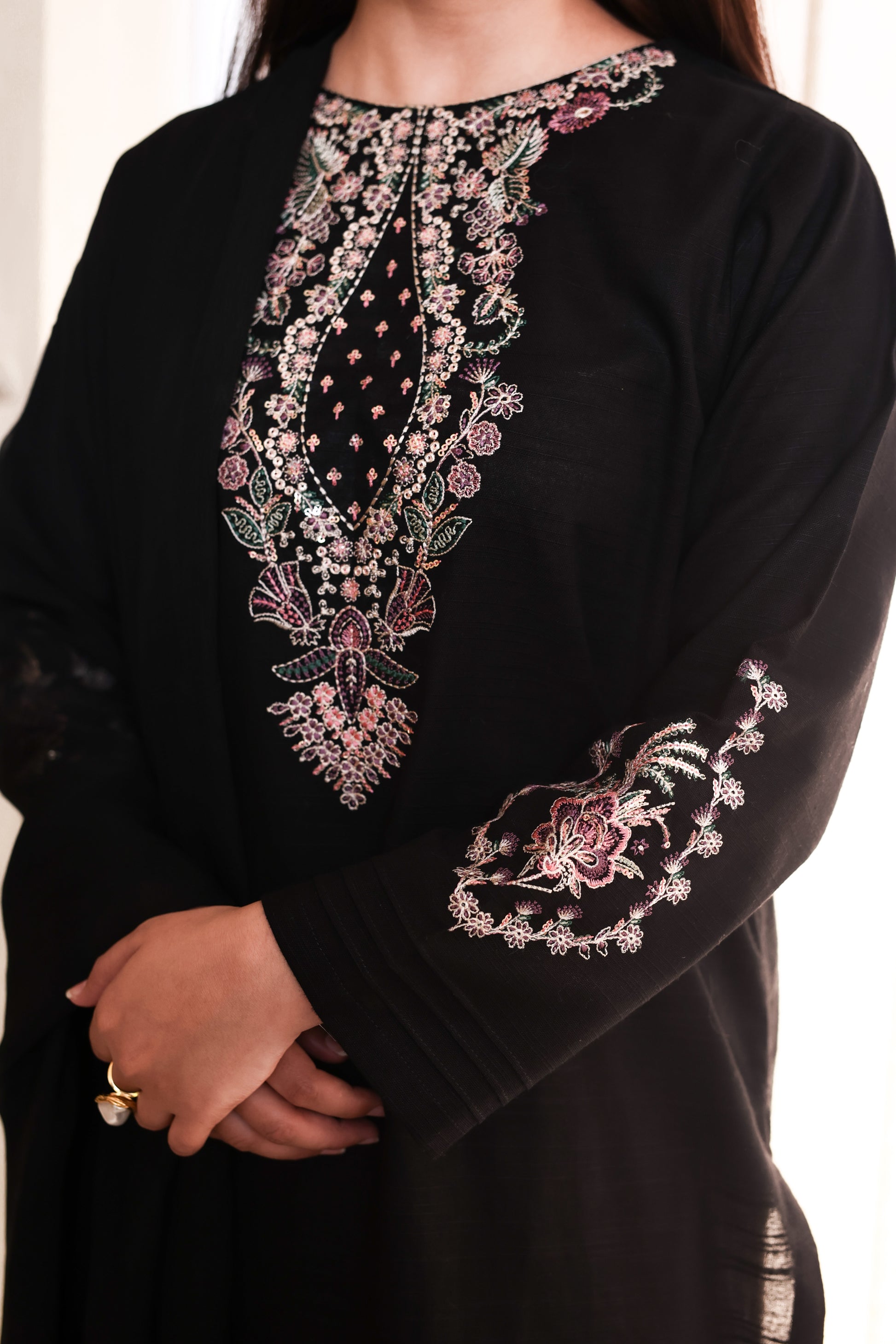 2-Piece Black Embroidered Khaddar Stitched Suit - Menaalpret